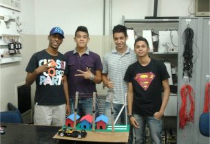 Alunos desenvolvem projetos nas áreas de mecatrônica e eletrônica em cursos do Vence