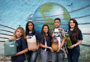 Escola da rede arrecada óleo de cozinha em projeto ambiental