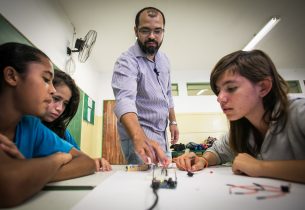 “Eu me sinto uma cientista”, diz estudante do curso de robótica da rede estadual