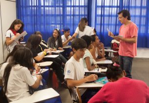 Rede estadual oferece diversas oportunidades para estudantes aprenderem novo idioma