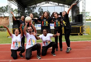 Voluntários do programa Escola da Família recebem certificados por trabalhos realizados
