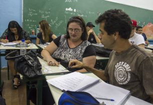 Projeto compartilha histórias e brincadeiras entre alunos de EJA