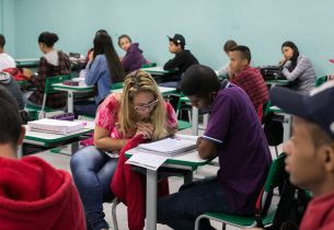 Avaliação Internacional de Ensino começa a ser aplicada nas escolas da rede