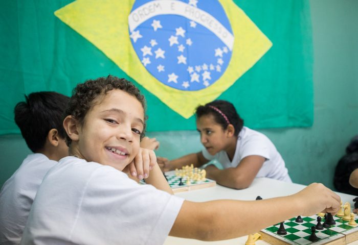 Jogar xadrez é uma atividade importante no processo educativo – Colégio  Paraíso