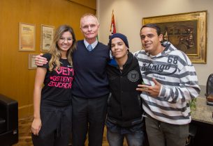 Alunos recebem homenagem com show dos MC´s pela Educação