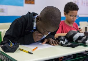 Pais e alunos estrangeiros mostram a cultura de seu país na Feira das Nações