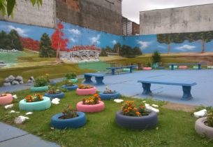 Projeto de horta sustentável e jardim com pneus