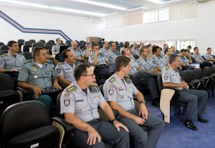 Secretário da Educação participa do Seminário na Academia de Polícia Militar do Barro Branco