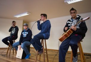 Jovens da rede expressam liberdade e ratificam a amizade com banda de música