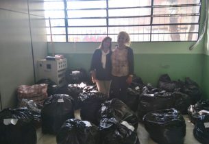 Campanha do agasalho em escola arrecada mais de duas mil peças e beneficia os próprios alunos