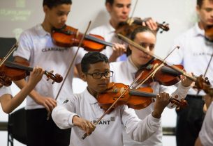 Veja três motivos para se tornar voluntário do Programa Escola da Família