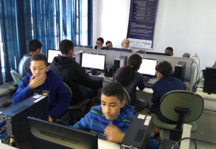 Alunos aprendem a criar jogos, animações e websites