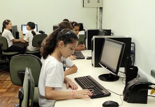 Alunos da rede participam de Olimpíada mundial de matemática