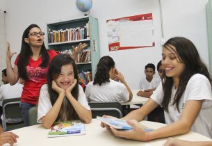 Aula de Português na E.E. Lygia de Azevedo Souza e Sá