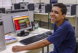 Jovens Embaixadores seleciona alunos da rede estadual para viajar aos Estados Unidos