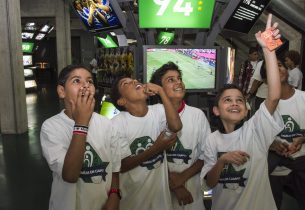 Em visita ao Museu do Futebol, alunos saem da rotina e aprendem história do esporte
