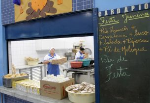 Com pé-de-moleque e paçoca, “merenda junina” agita rotina de escolas estaduais