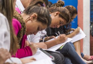 Em escola no Capão Redondo, alunos duelam argumentos em projeto de debates