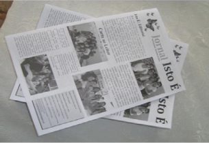 Com trabalho em equipe, estudantes produzem jornal que é distribuído no bairro