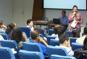 Bibliotecários do Estado fazem orientação técnica na EFAP